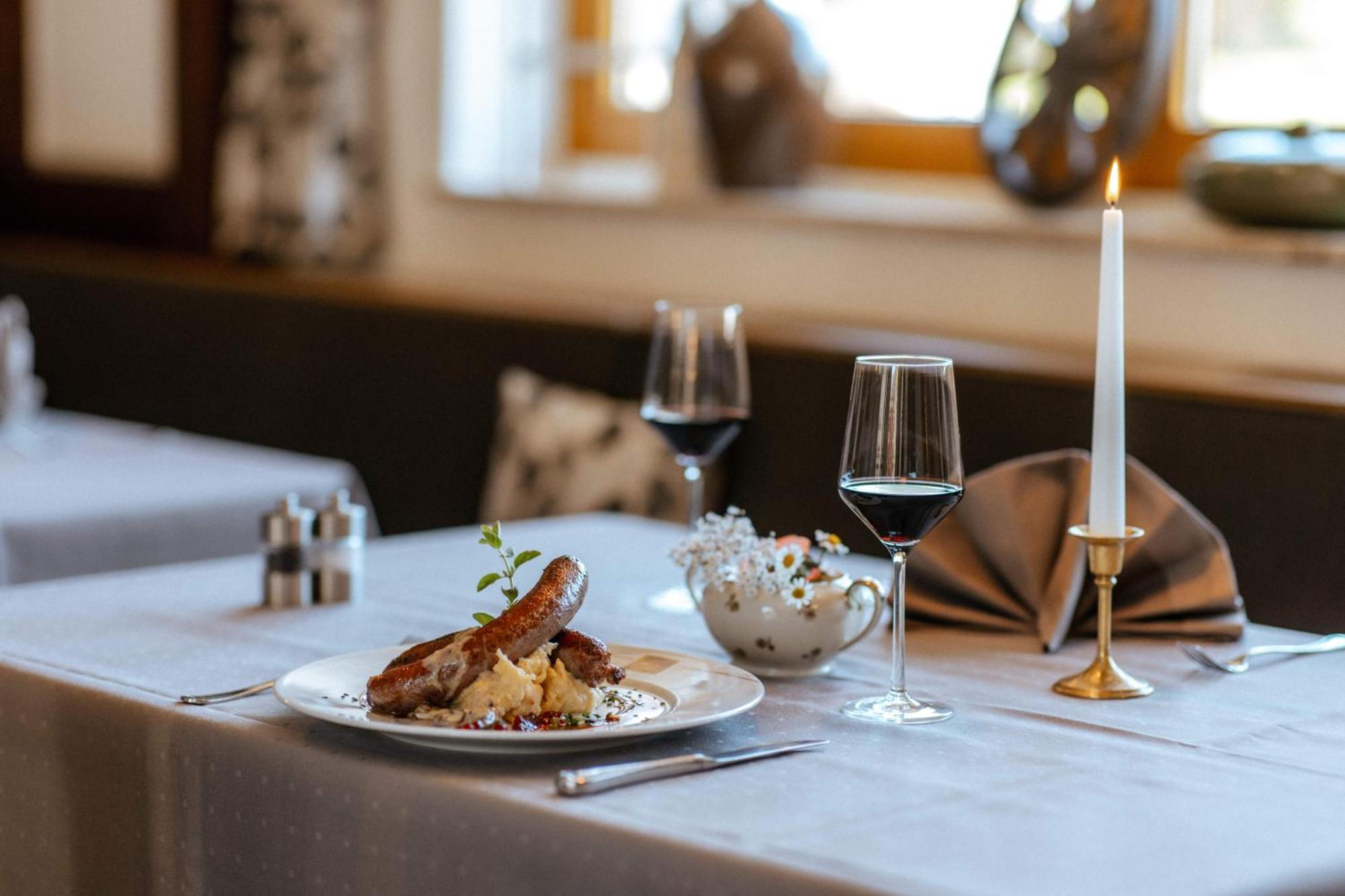 Hotel & Restaurant Kronenhof Am Weser-Radweg Oberweser Kültér fotó