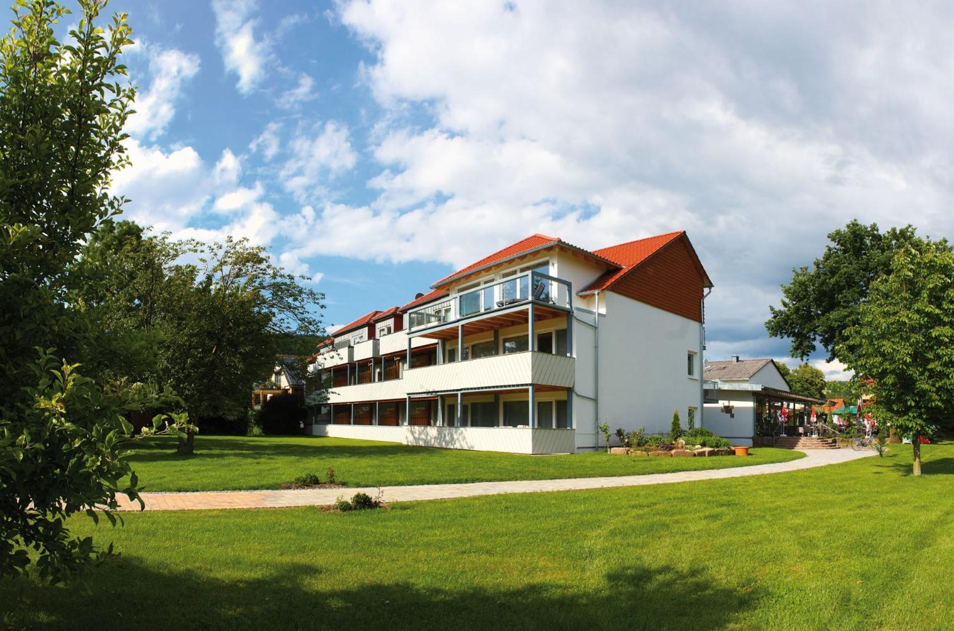 Hotel & Restaurant Kronenhof Am Weser-Radweg Oberweser Kültér fotó